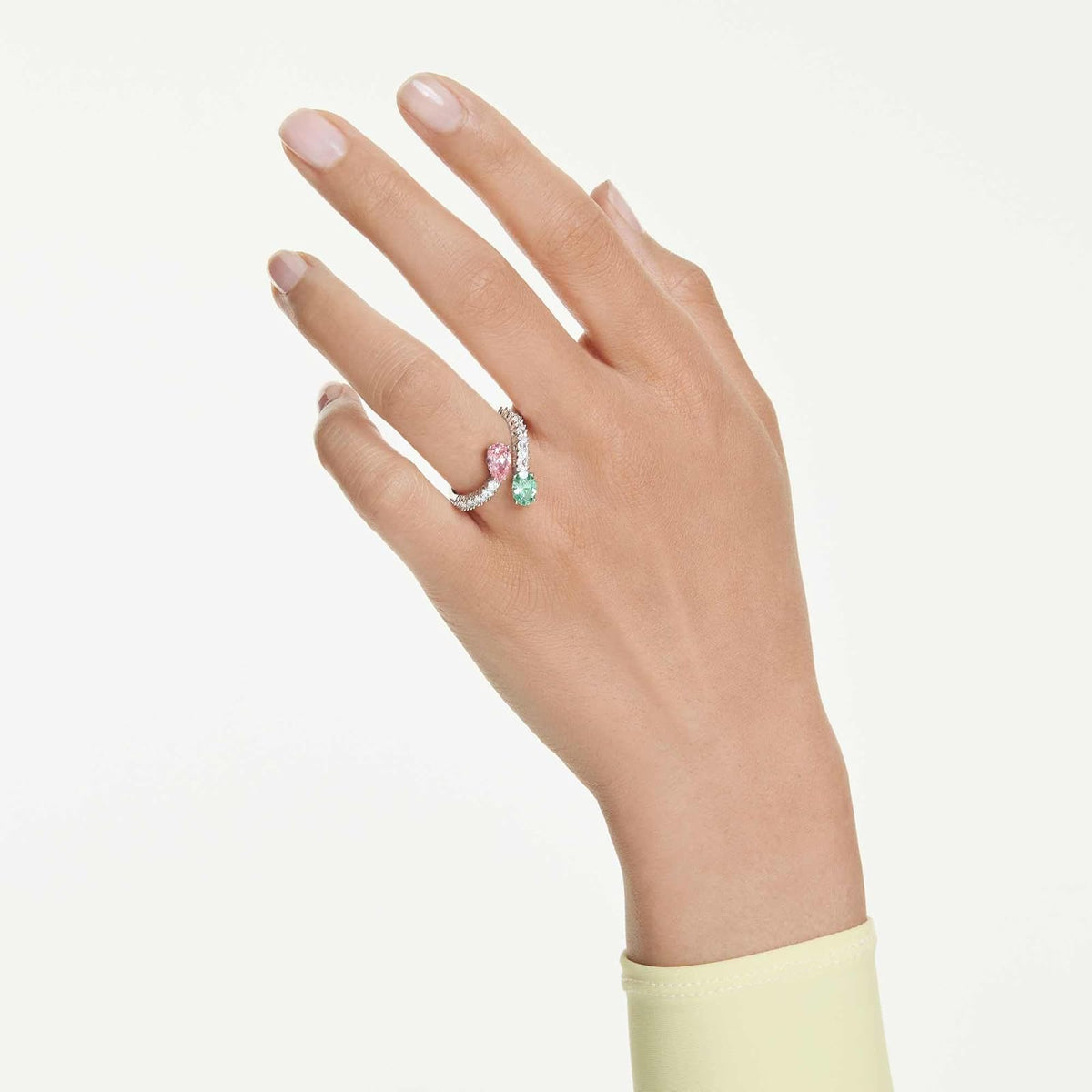 Anillo abierto Swarovski x Ariana Grande, piedras de corte mixto, multicolor, acabado rodio