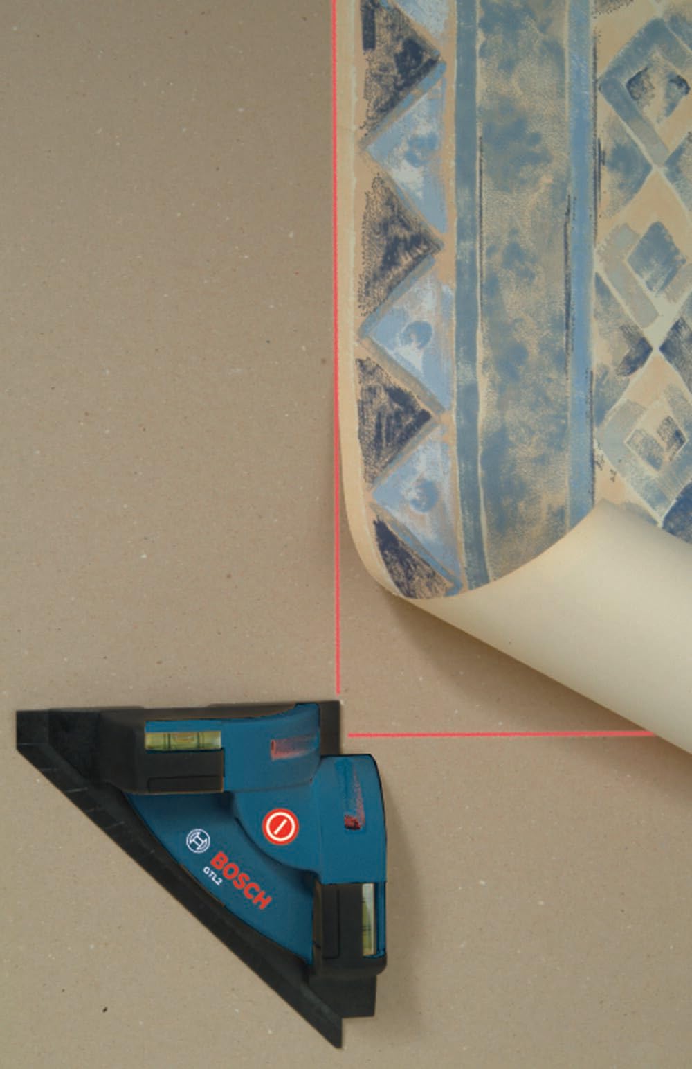 BOSCH GTL2 - Cuadrado de nivel láser, incluye tiras de montaje adhesivas