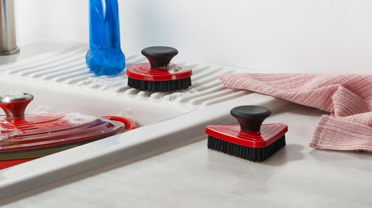 Le Creuset - Juego de 2 cepillos de Limpieza, Cereza