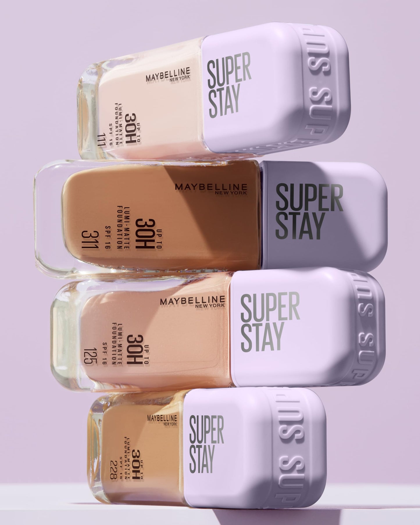 Maybelline Base de maquillaje líquida Superstay Lumi Matte Tono 111, 40ml - Efecto mate luminoso hasta por 30H, fórmula ligera de larga duración a prueba de agua y sudor