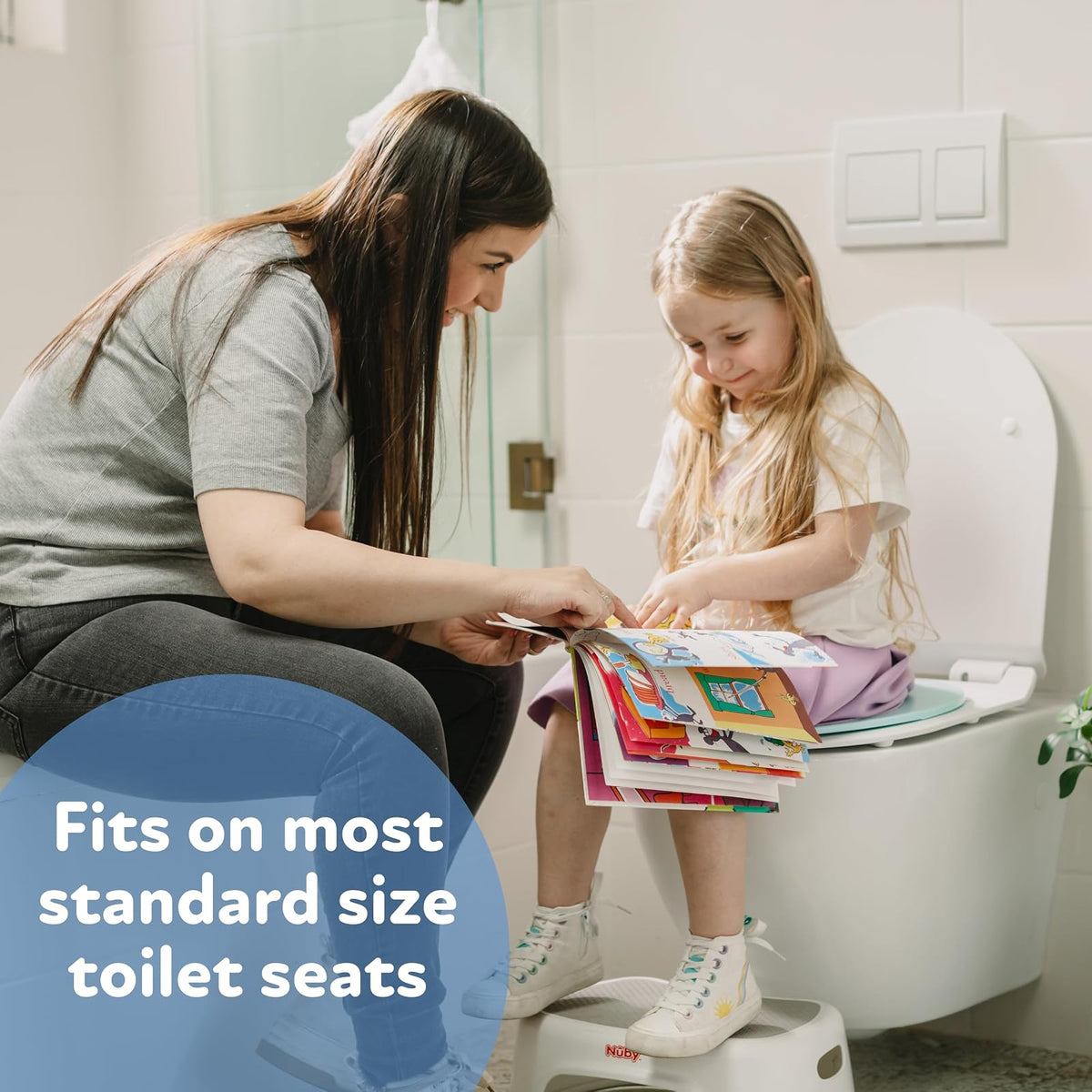 Nuby - Asiento plegable para orinal y bolsa – Esencial de viaje para niños pequeños – Asiento de inodoro de viaje para niños pequeños de 18 meses – | 18+ Meses-Blanco
