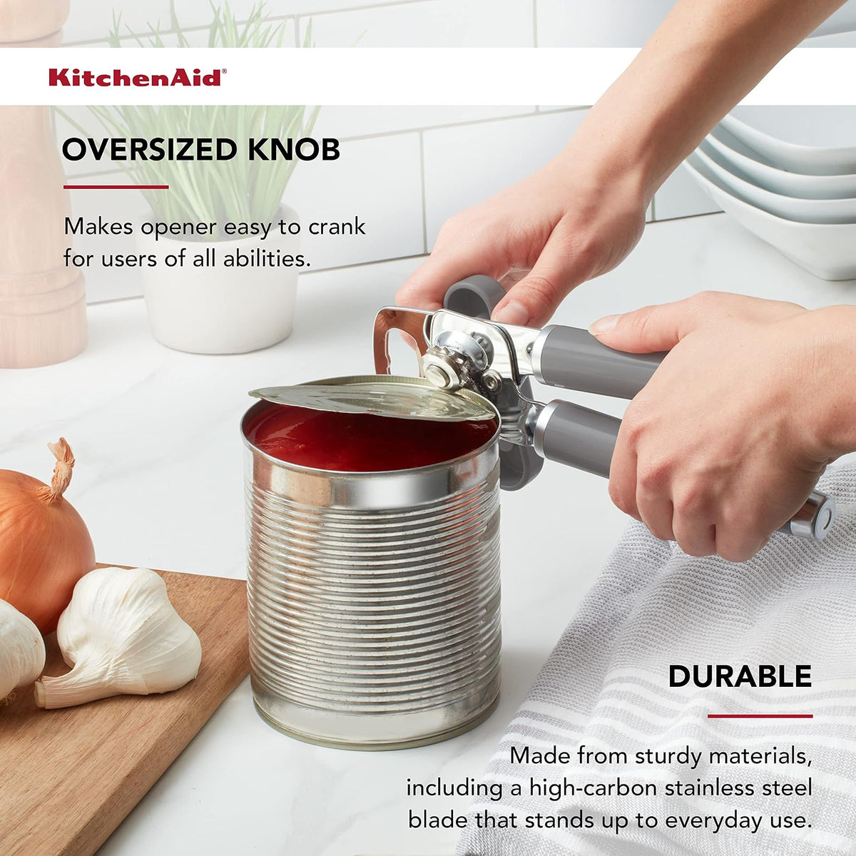 KitchenAid - Abrelatas y abrebotellas multifunción clásico fácil de usar, rueda de corte de acero inoxidable afilada, asas ergonómicas suaves, color gris