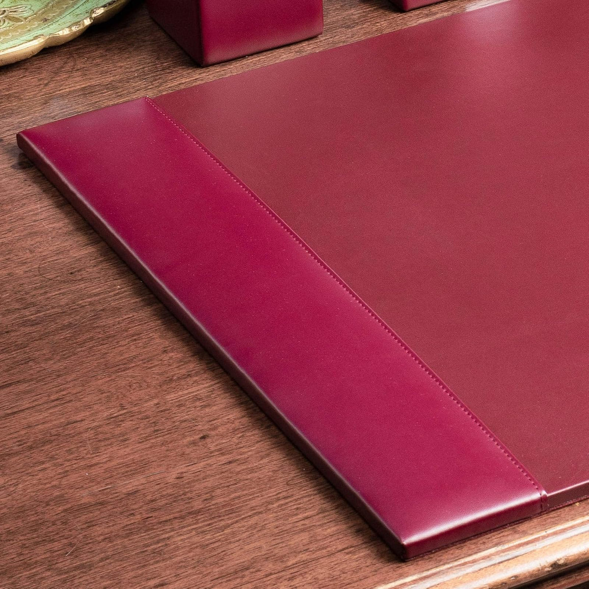 Dacasso Luxury - Almohadilla de computadora de Piel de Color Burdeos de 30 x 18 Pulgadas con rieles Laterales, Protector de Superficie de computadora Acolchado para Escritura