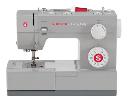 Máquina de coser SINGER 4423 Heavy Duty color gris, vista frontal con 23 puntadas integradas