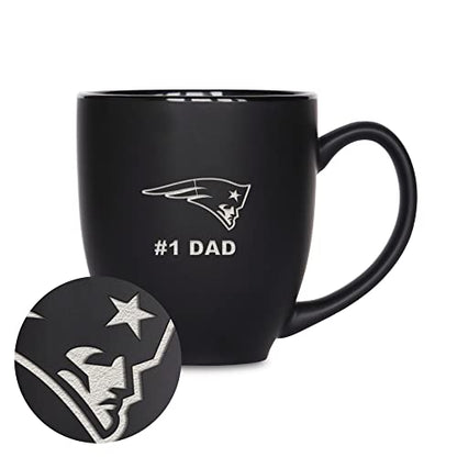 Rico Industries NFL Football New England Patriots #1 Dad - Taza de cerámica negra mate grabada con láser, para bebidas calientes o frías