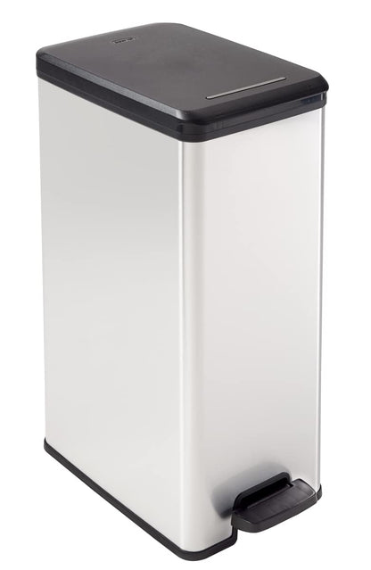 Cesto de Basura Keter 40 L de polipropileno, 42 x 25 x 61 cm, color plateado