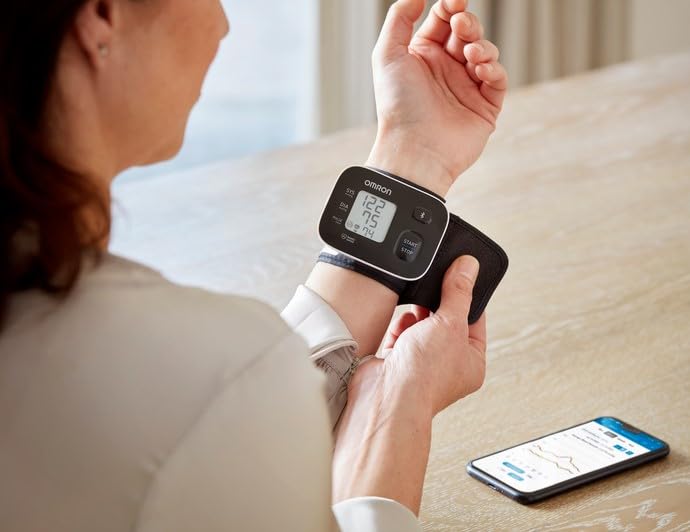 OMRON RS3 Baumanómetro de Muñeca, Bluetooth y App OMRON Connect | Validado clínicamente. Bluetooth y app OMRON connect. Muñeca 13.5-21.5 cm. Memoria 30 lecturas. Guía de ajuste de brazalete.
