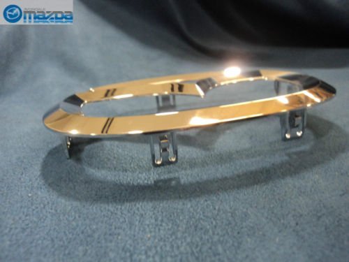 Mazda Logotipo original de Parts C235-51-731A