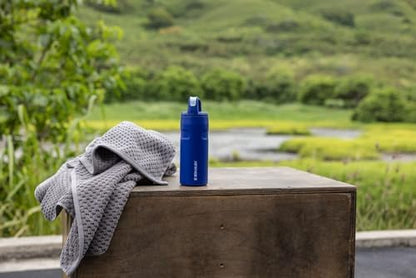 Stanley IceFlow - Botella de agua de 24 onzas, tapa giratoria de boca ancha, ligera y a prueba de fugas para viajes y deportes, acero inoxidable aislado, sin BPA, cítrico