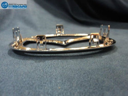 Mazda Logotipo original de Parts C235-51-731A