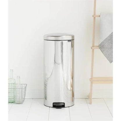 Brabantia - Bote de basura con cubeta interior de plástico, acero brillante, 7 galones