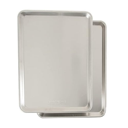 Nordic Ware Natural Aluminum Commercial Baker's Media hoja, paquete de 2, color plateado
