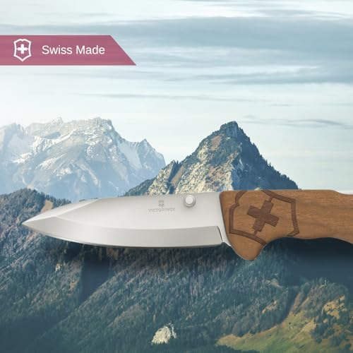 Victorinox Navaja Evoke Wood, 4 Usos, Madera | Báscula duradera de madera de nogal, tachuela extraíble, clip de transporte integrado y agujero de cordón para aventuras