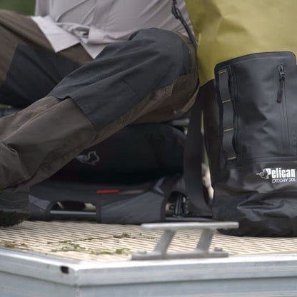 Pelican Bolsa seca impermeable – Exodry – Gruesa y ligera – Saco de compresión seco con tapa enrollable que mantiene el equipo seco para kayak, canotaje, playa, rafting, senderismo, camping y pesca