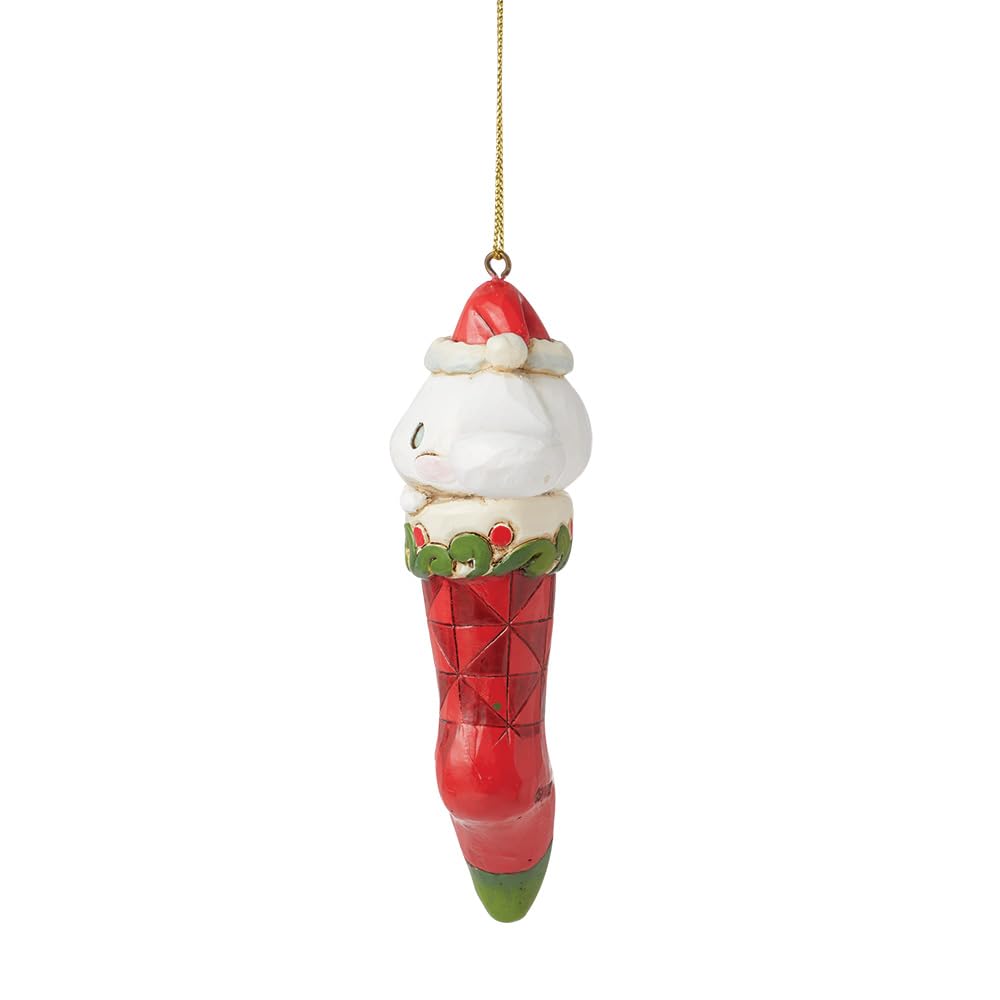 Enesco Sanrio by Jim Shore Hello Cinnamoroll en calcetín de Navidad - Ornamento Colgante de Resina de Piedra Pintada a Mano Coleccionable Cifras de Hello Kitty Adornos para árbol de Navidad, 4.5