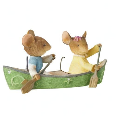 Enesco Tails - Figura en Miniatura con corazón Happy Camper, piragüismo, Mouse, Pareja, 1.73 Pulgadas, Multicolor