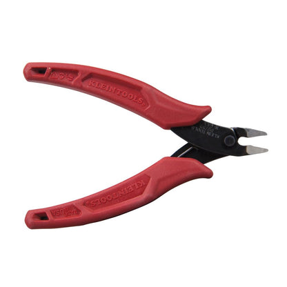 KLEIN TOOLS D275-5 | Pinza Cortadora Al Ras | 5" | Cortes Precisos | Pinzas de corte de 5" para cortes al ras en cables de hasta 16 AWG, ideales para trabajar fácilmente en espacios reducidos.