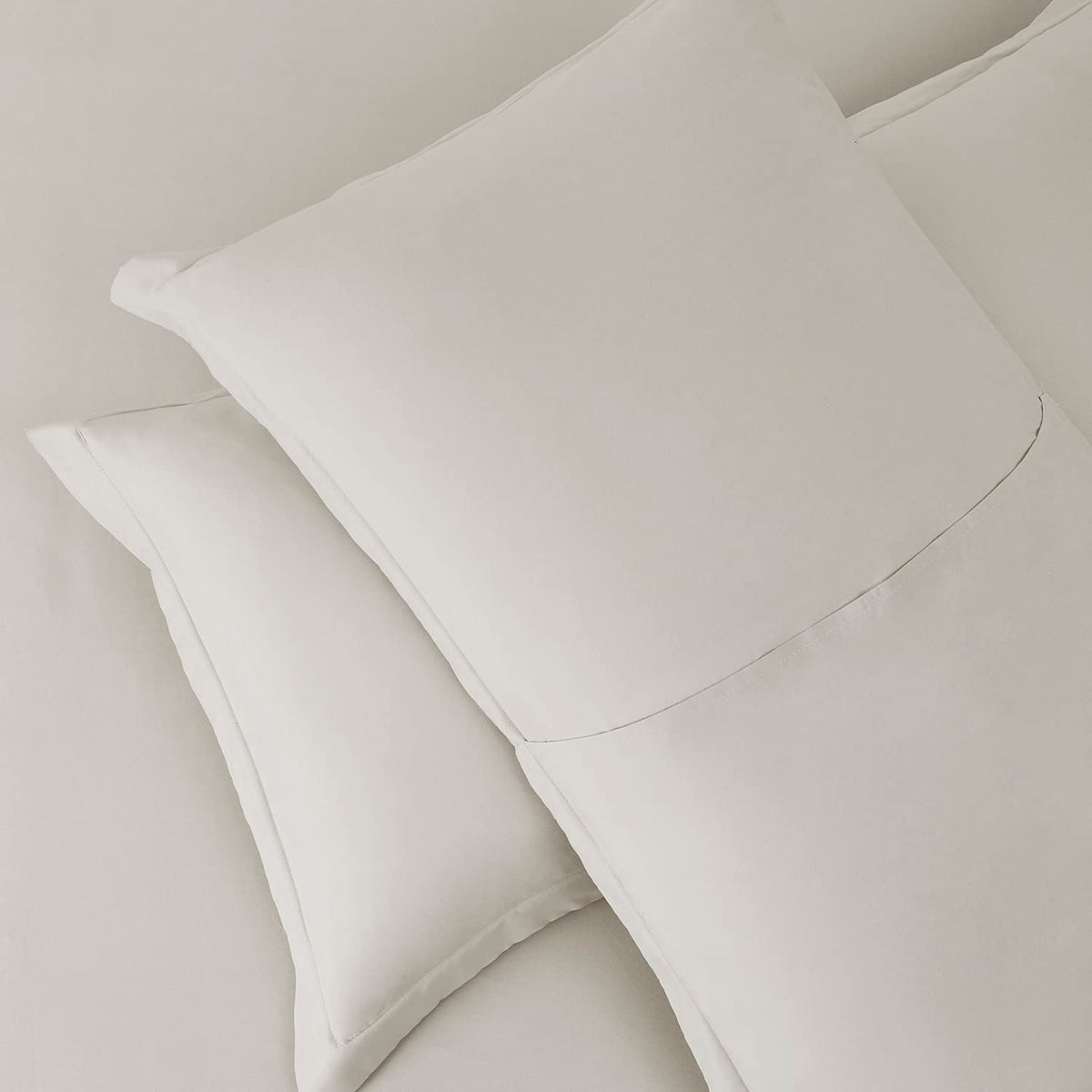 Hearth & Harbor - Juego de Cama de 3 Piezas de Cama Suave de Doble Cepillado, Incluye 1 Funda de edredón de 80 x 90 Pulgadas con Cierre de botón y 2 Fundas de Almohada