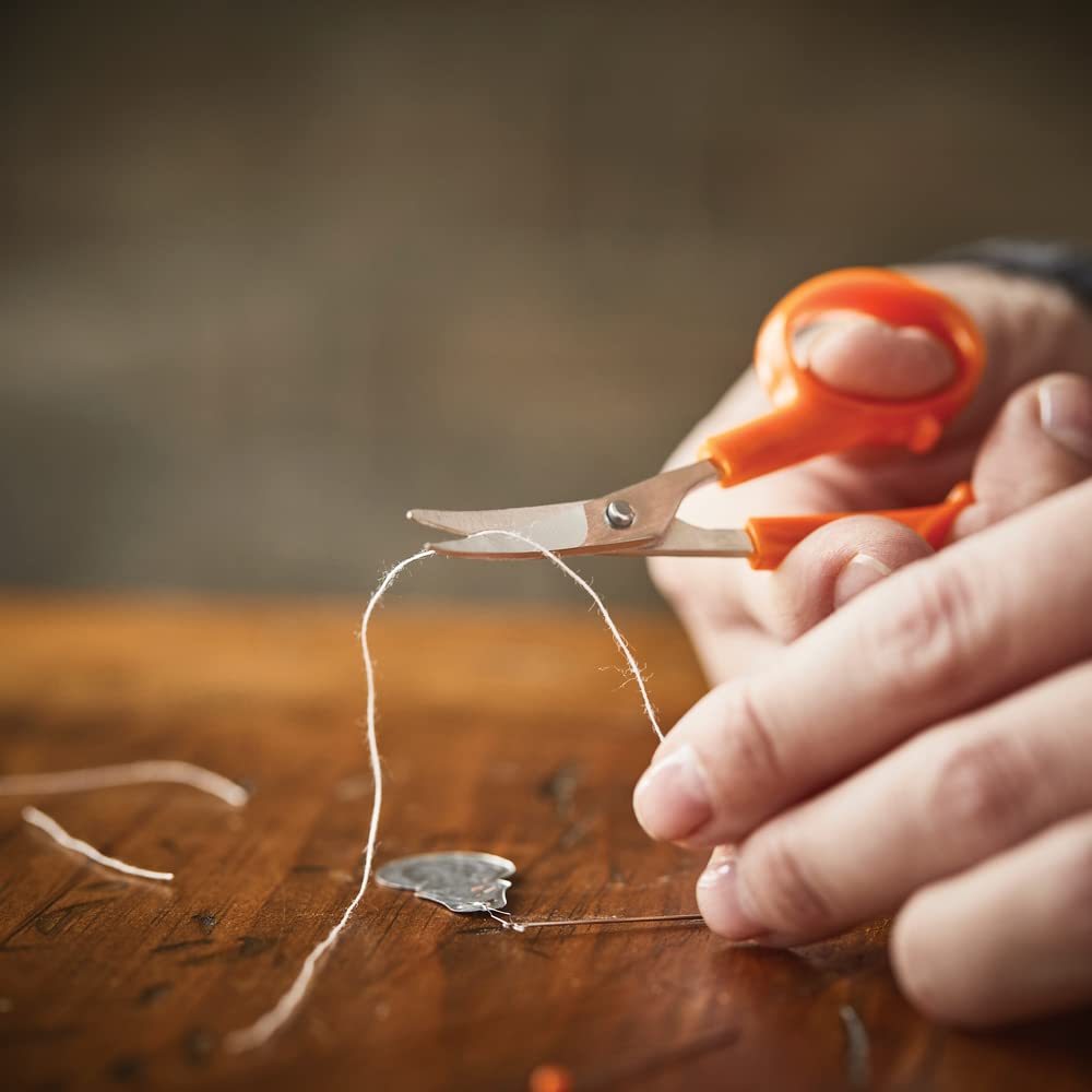 Fiskars - Kit de costura con tijeras, cinta medidora, alfileres, hilo y más, juego de 62 piezas con funda, suministros para manualidades, transparente
