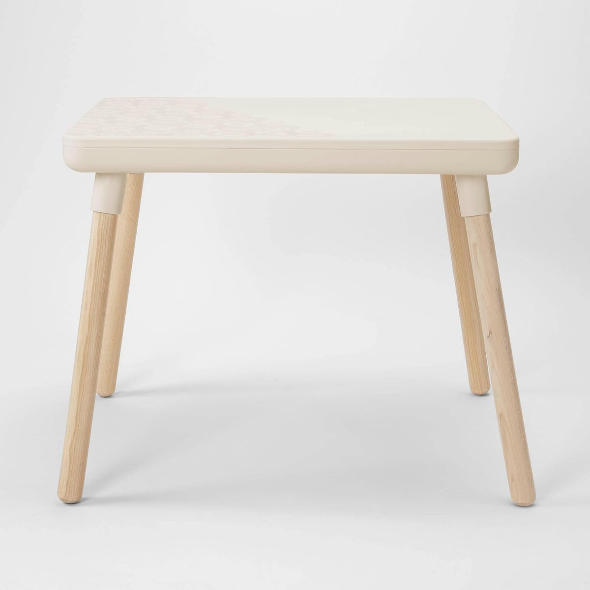 B. toys - Kid Century Modern, Juego de Mesa y sillas, Rosa Marfil | Incluye 1 mesa de manualidades y 2 sillas infantiles con patas de madera natural, en rosa y marfil, 3 años y +