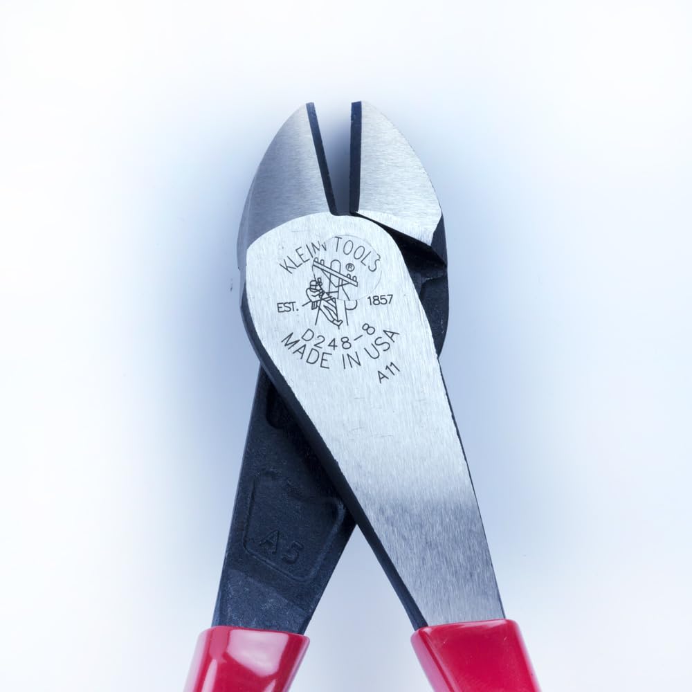 KLEIN TOOLS D248-8 |Pinzas De Corte Diagonal |Cabeza En Ángulo|Alta Palanca | Pinzas de corte con cabeza en ángulo y alta palanca, ideales para cortar alambres con más fuerza en espacios reducidos.