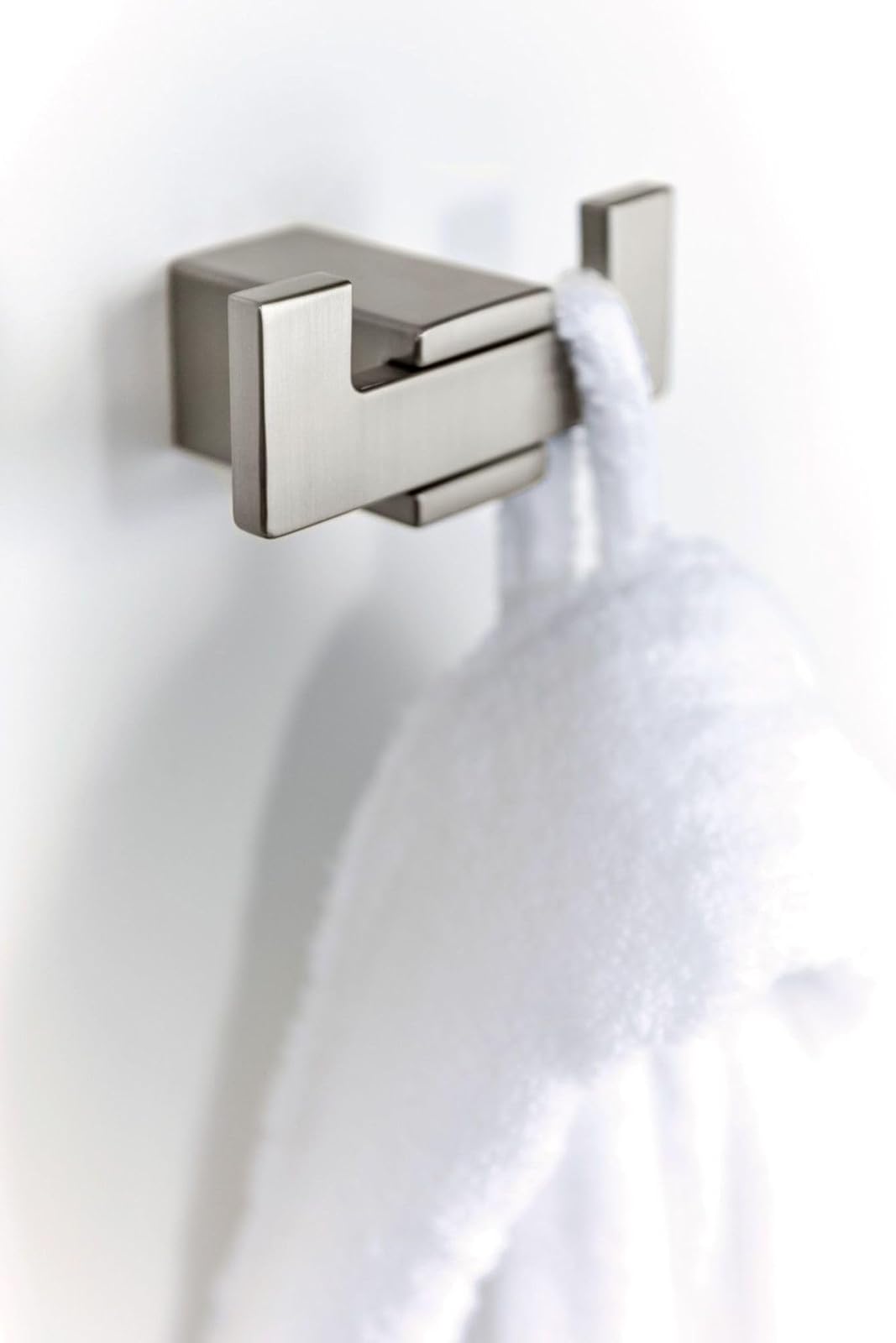 Moen Kyvos BP3703BN - Gancho doble moderno de níquel cepillado
