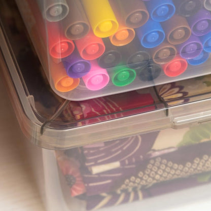 IRIS USA Bin de Almacenamiento Clara/Gris, Libre de BPA, Apilable con Tapa, Paquete de 10, para Organizar Zapatos/Estantes de Armario, Herramientas de Aula, Almacenamiento de Juegos, Clara/Gris