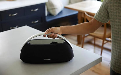 Harman Kardon Go + Play 3 Bocina Inalámbrica Bluetooth, 160W de Potencia, Reproducción 8 Horas, Micrófonos Duales - Negro