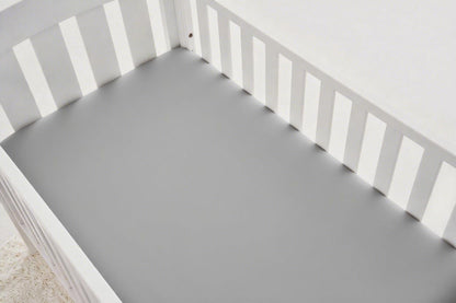 American Baby Company - Juego de 2 sábanas bajeras para cuna de 28 x 52 pulgadas, 100% poliéster microfibra ultrasuave, gris/azul marino, para niños y niñas, se adapta a colchones de cuna y cama para