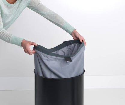 Brabantia Cesta de lavandería con tapa de corcho con bolsa interior extraíble, 16 galones (60 l), color negro