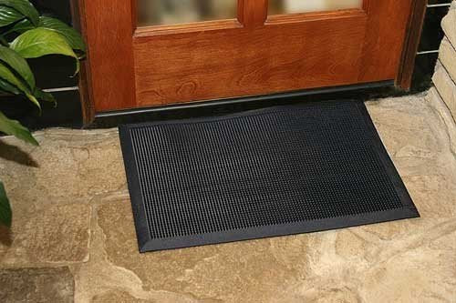 Tapete resistente para entrada al aire libre con punta de hule, Negro, 16" x 24"