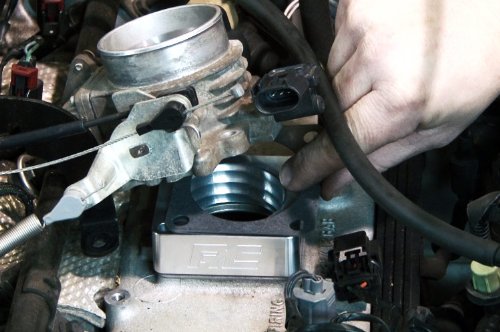 Rough Country - Espaciador de cuerpo del acelerador (para Jeep Wrangler TJ YJ 87-06 | 84-01 Cherokee XJ | 86-92 Comanche | 4/6CYL | 1068