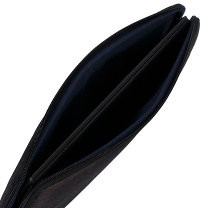Rivacase 7704 Elegante Funda Negra para Laptop hasta 14". Fabricada con RPET Ecológico Reciclado, Resistente al Agua, Doble Cierre, Protección contra Golpes Accidentales Colección Suzuka