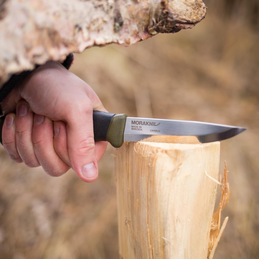 Morakniv Companion Cuchillo resistente con hoja de acero al carbono Sandvik, 0.125/4.1 pulgadas