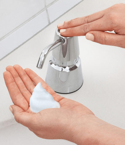 BOBRICK 823 Dispensador Manual de jabón de Espuma de Relleno Superior, Boquilla de 4 Pulgadas, Capacidad de 33 onzas líquidas