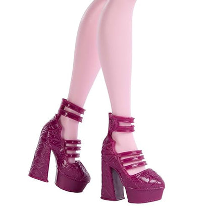 Monster High Muñeca Draculaura Look Uniforme Monstruoso, Articulada con Accesorios, Outfit Escolar, para niñas de 4 años en adelante