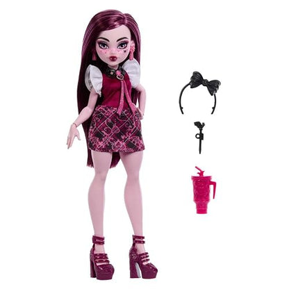 Monster High Muñeca Draculaura Look Uniforme Monstruoso, Articulada con Accesorios, Outfit Escolar, para niñas de 4 años en adelante