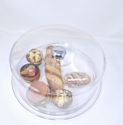 Panera pastelera de plástico transparente, con acabado tipo cristal.