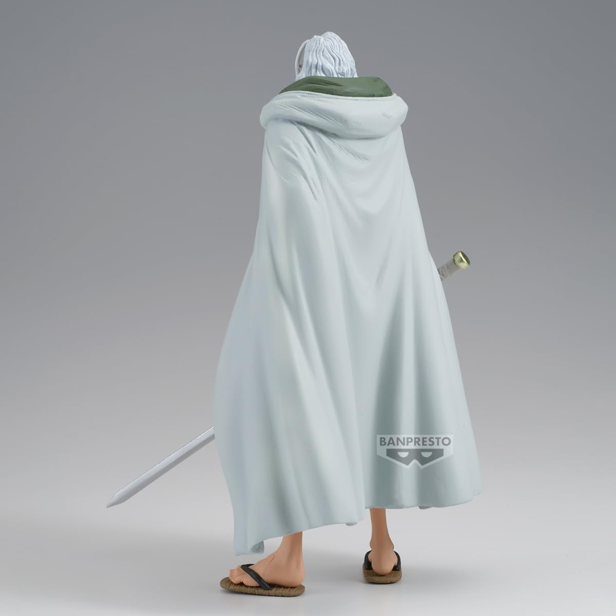 Banpresto - Silvers Rayleigh, King of Artist, One Piece, 23 cm (9.1") | Espada incluida, capa blanca, pose de combate, licencia oficial Bandai Namco, para coleccionistas adultos, acabado premium