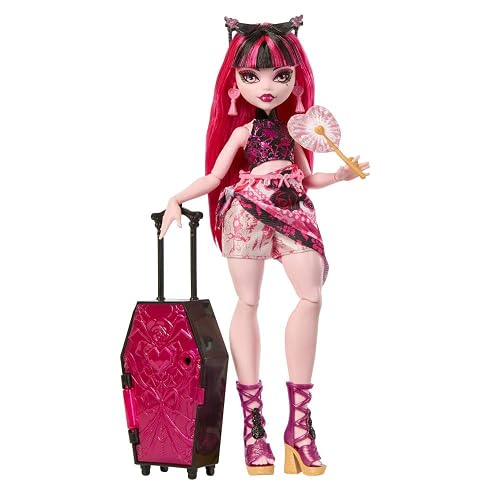 Monster High Skulltimate Secrets Gore-geus Oasis Draculaura, Muñeca Articulada con 19 Accesorios de Viaje y Llaves Secretas, para Niñas de 4 Años en Adelante