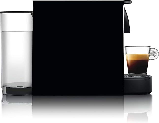 Nespresso Cafetera Essenza Mini Negra con Espumador + 7 Cápsulas | Incluye 12 Cápsulas de regalo y Espumador de leche