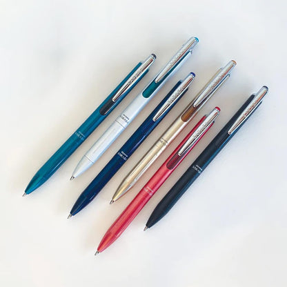 Zebra Elegante Bolígrafo Retráctil De Tinta Gel Sarasa Grand Punto Mediano (0.7 mm) Tinta Negra Cuerpo Blanco.