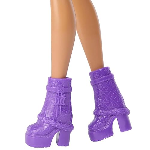 Monster High Muñeca Look Uniforme Monstruoso Clawdeen 4+