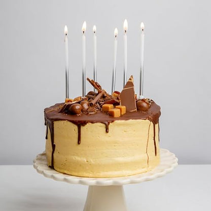 Talking Tables - Paquete de 16 velas de cumpleaños blancas y plateadas con soportes | Largo y alto 4 pulgadas | Decoración de pasteles para cumpleaños, boda, aniversario, NYE