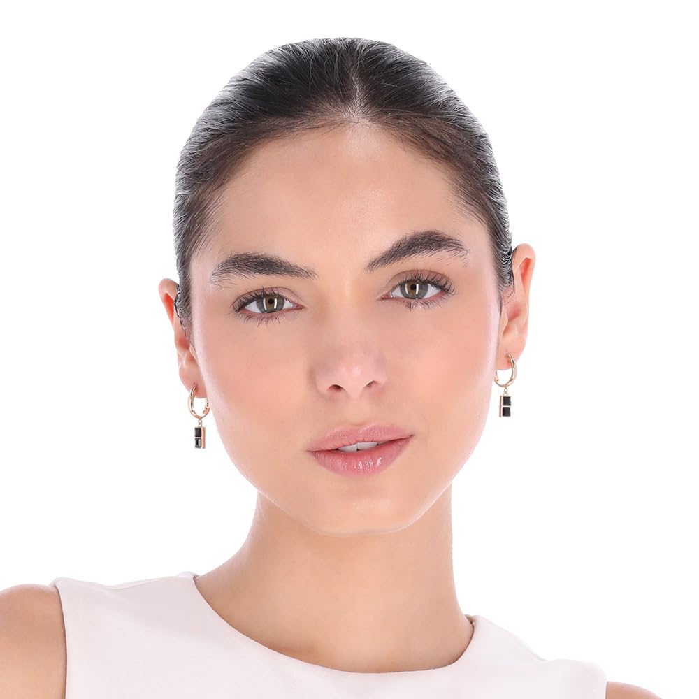 DKNY Aretes Rectangular Dorado | Para mujer, tamaño mediano, color dorado, cierre tipo gancho francés, familia Paige, 1 par