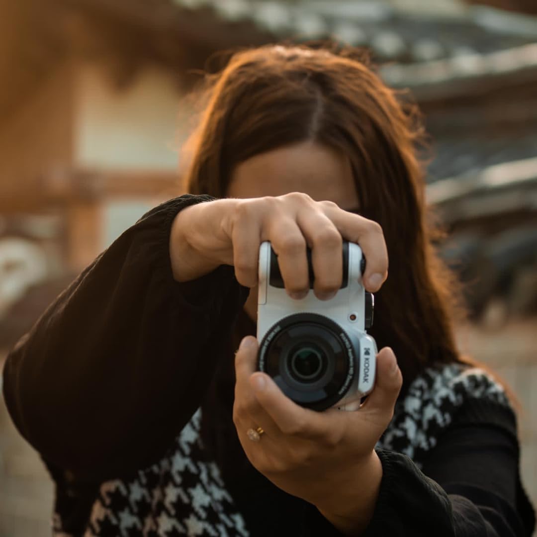Kodak PIXPRO AZ255-WH Cámara Digital de 16 MP, Zoom óptico de 25 x 24 mm, Lente Gran Angular, estabilización óptica de Imagen, 1080P, Full HD, Video, cámara de vlogging LCD de 3 Pulgadas (Blanco)