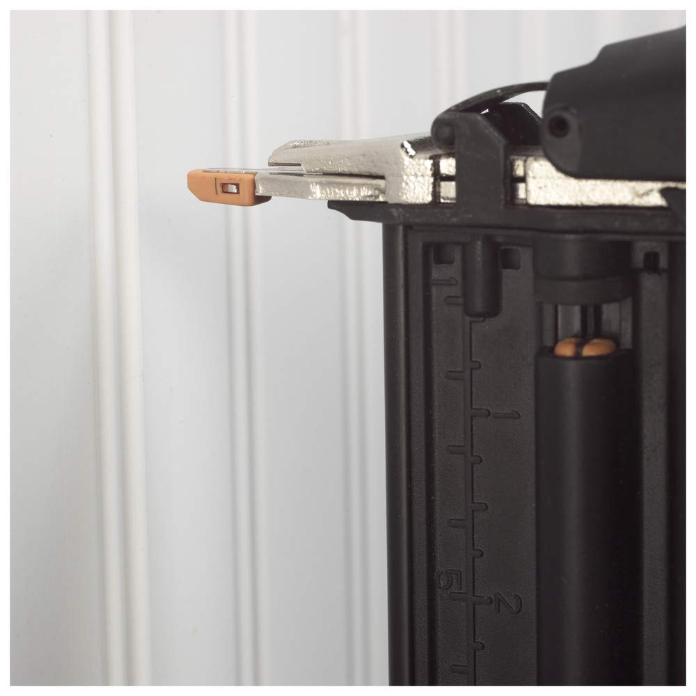 BOSTITCH Clavadora neumática calibre 18 BTFP12233