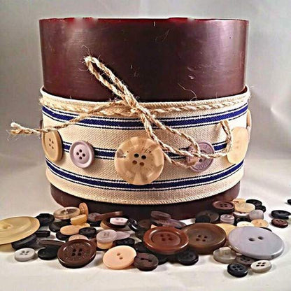 Buttons Galore and More Colección Haberdashery - Amplia selección de botones y adornos novedosos para manualidades, álbumes de recortes, costura, tarjetas y otros proyectos de arte y creativos, 4.5 onzas