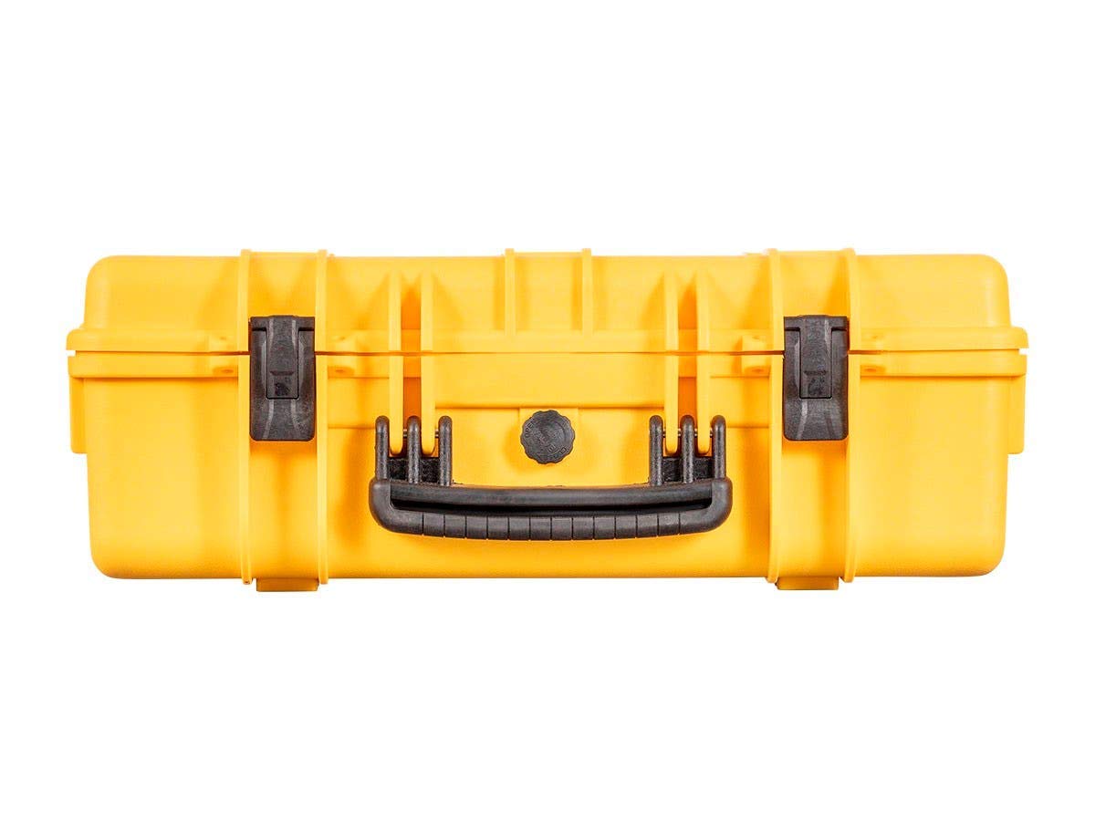 Monoprice - Funda Rígida Resistente A La Intemperie, 55,88 X 35,56 X 20,32 Cm, Color Amarillo Con Espuma Personalizable, A Prueba De Golpes, Ip67.