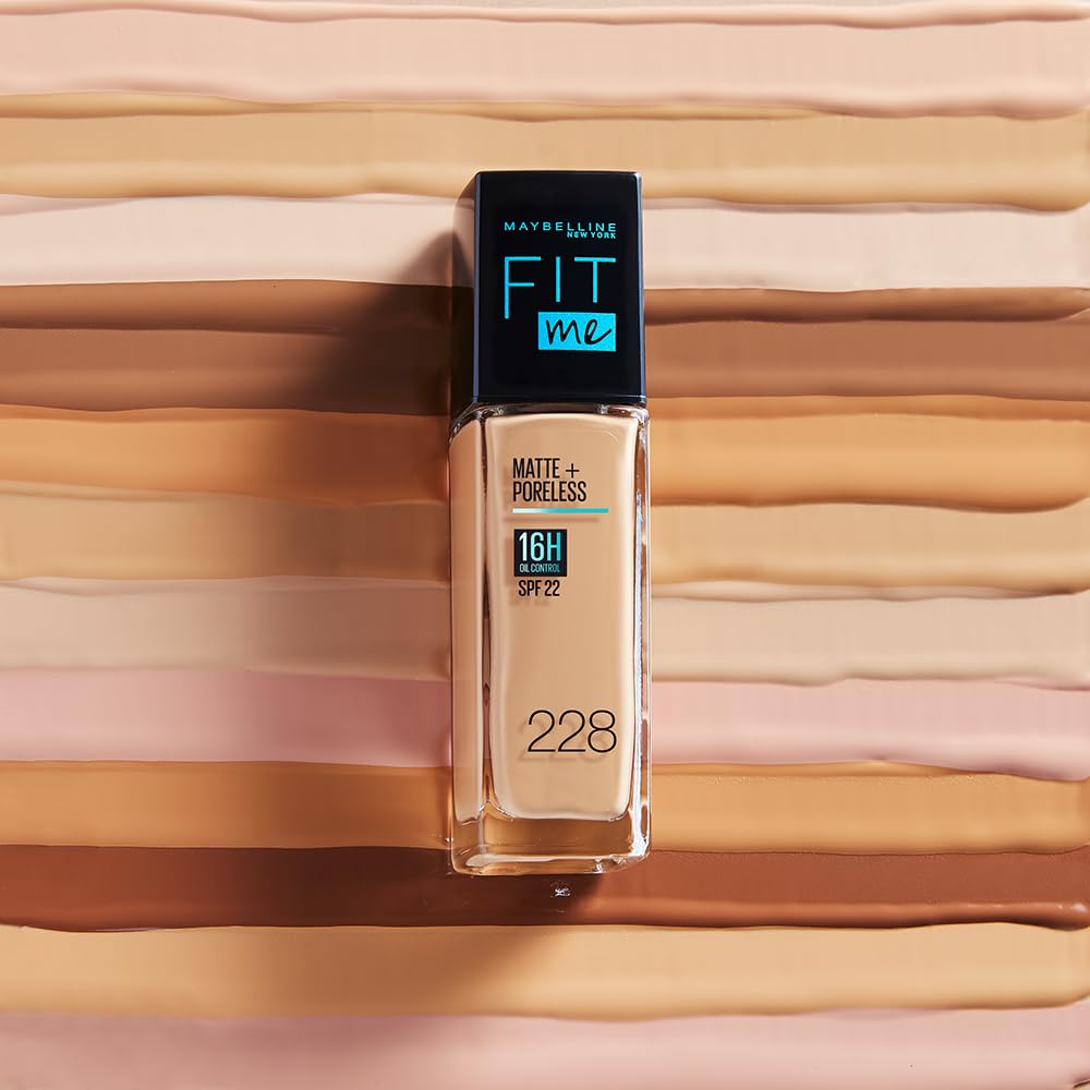 Maybelline Base de Maquillaje Líquida Fit Me Matte & Poreless, 228 Soft Tan, 30 ml, matifica y controla brillo por 16h, minimiza la apariencia de poros, arrugas y líneas de expresión